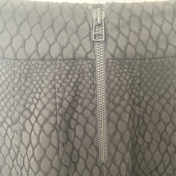 Theory snake texture skirt - Picture 3 of 5
